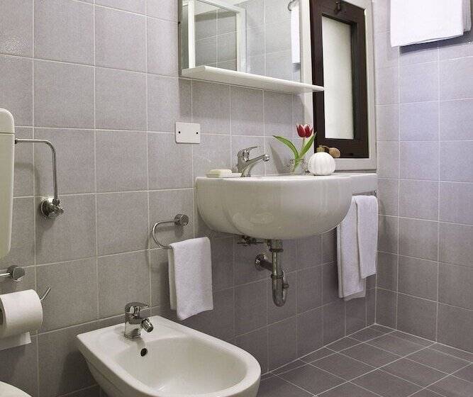 Chambre Standard Individuelle, Cervetta 5