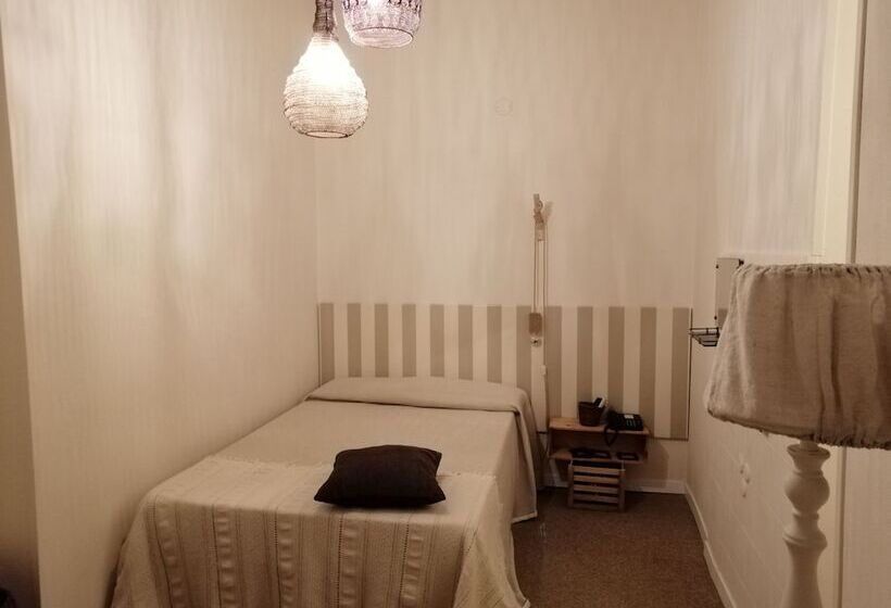 Chambre Standard Individuelle, Cervetta 5