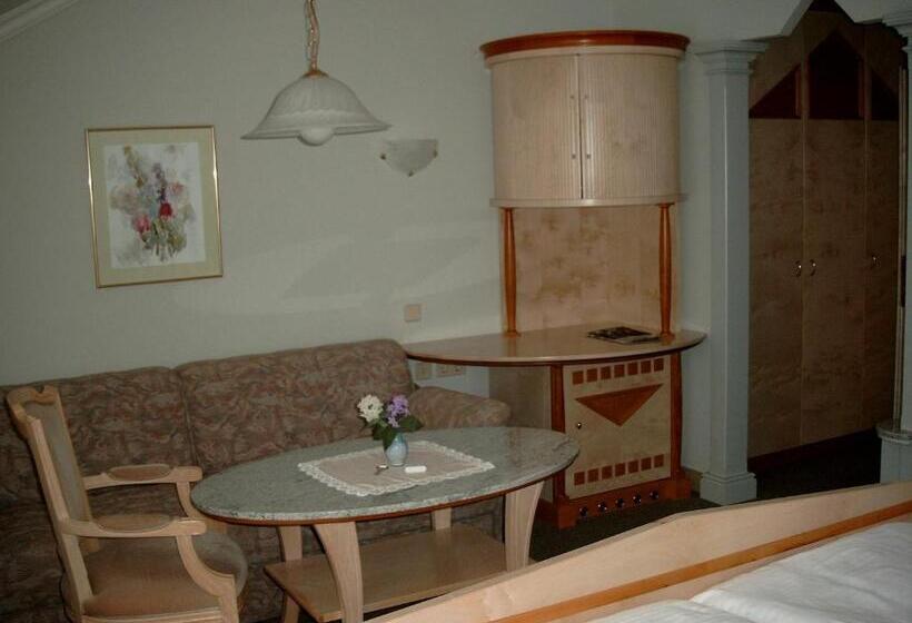 스탠다드 룸, Das Schmidt Privat