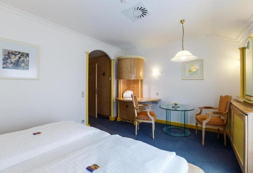 컴포트 룸, Das Schmidt Privat