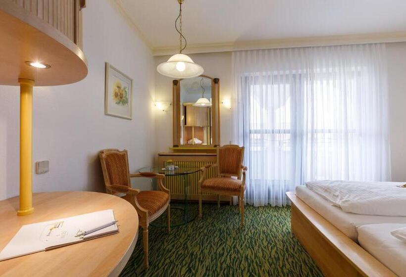 컴포트 룸, Das Schmidt Privat