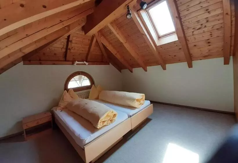 آپارتمان 2 خوابه, Hofbalzers