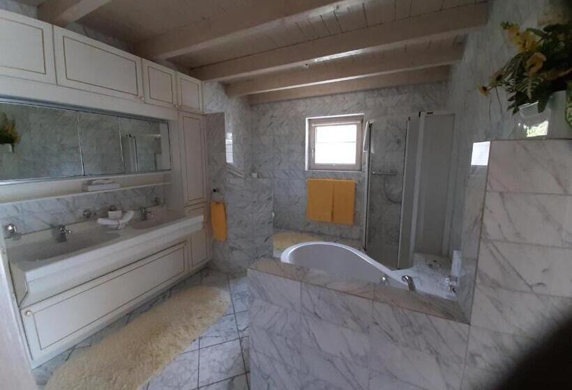 2ベッドルームアパートメント, Hofbalzers