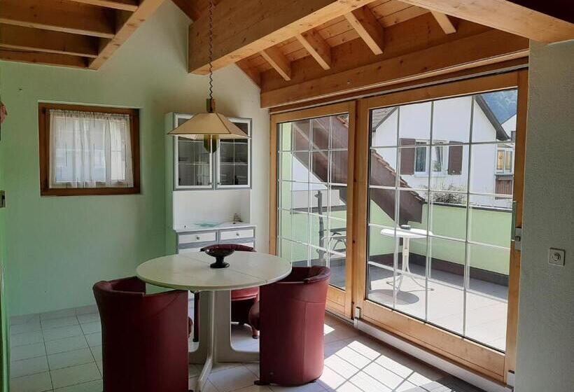 2ベッドルームアパートメント, Hofbalzers