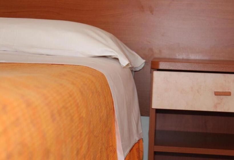 エコノミールーム, Holiday