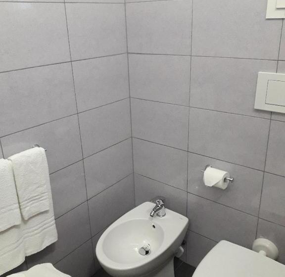 エコノミールーム, Holiday