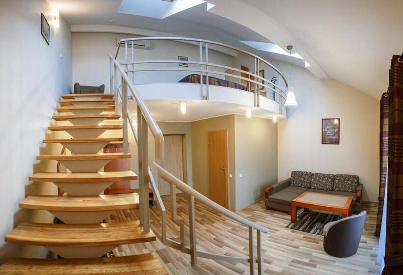 اتاق لوکس, šiauliu Krasto Medžiotojų Užeiga