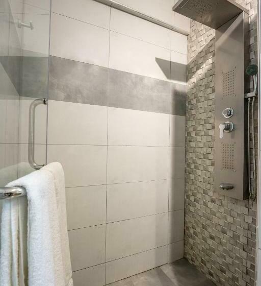 اتاق استاندارد با تخت بزرگ, Le Grand Bleu