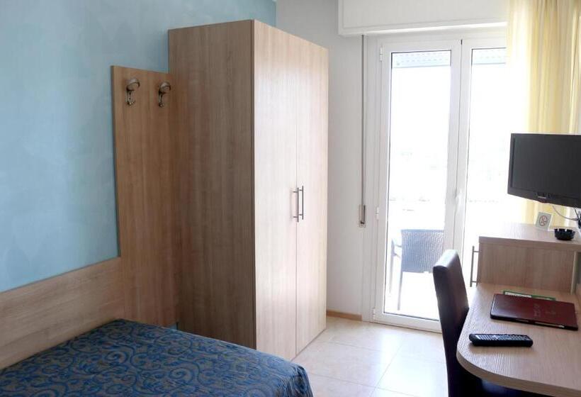 Quarto Estandar Individual, Levante Bellaria