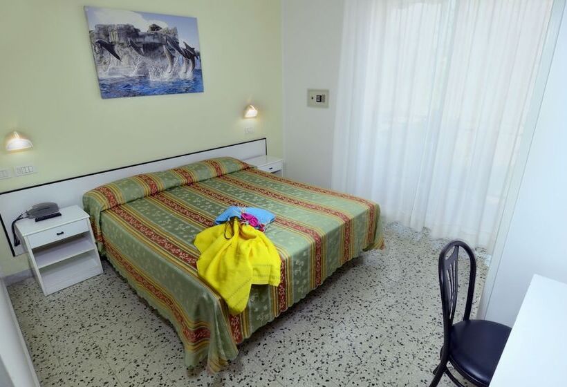 エコノミールーム, Maestri