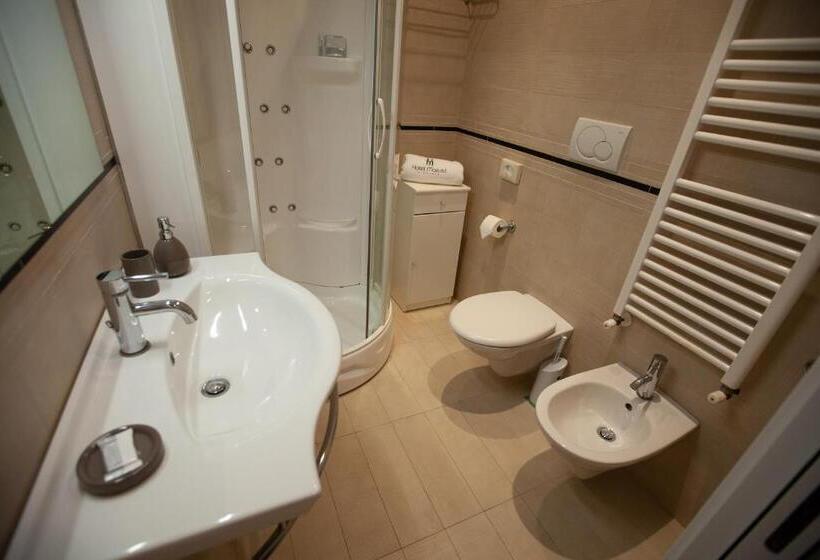 デラックストリプルルーム, Maestri