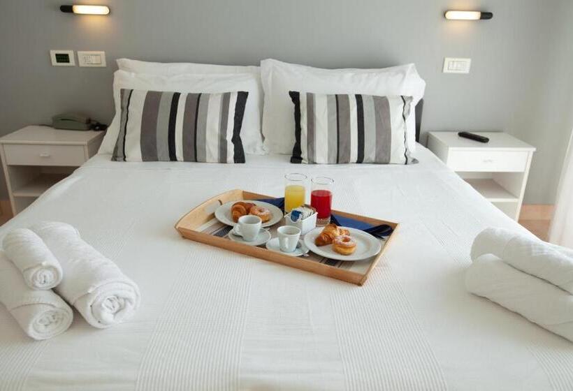 スタンダードルーム, Maestri