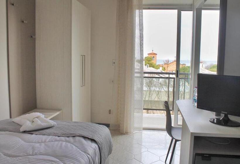 シングルデラックスルーム, Maestri