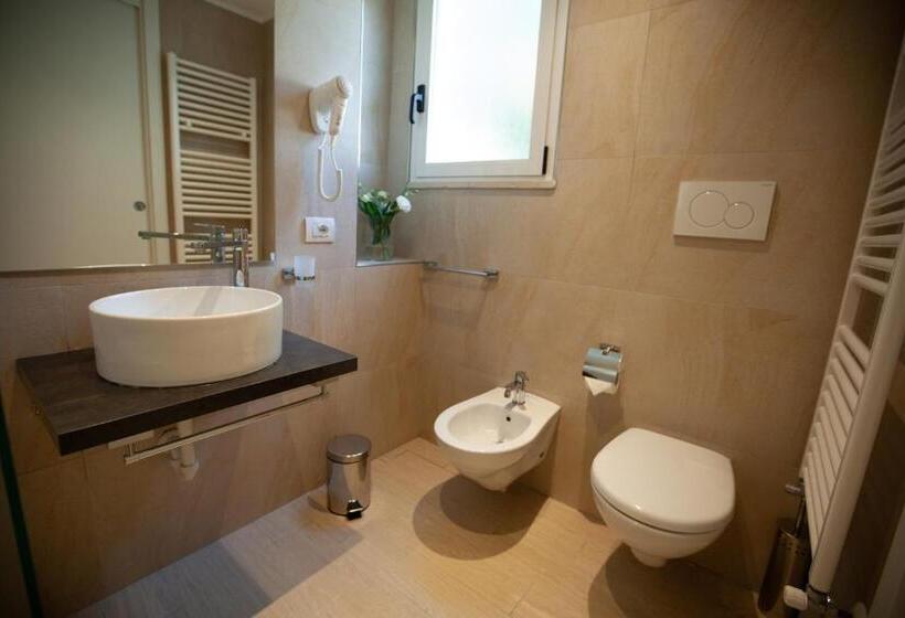 シングルデラックスルーム, Maestri