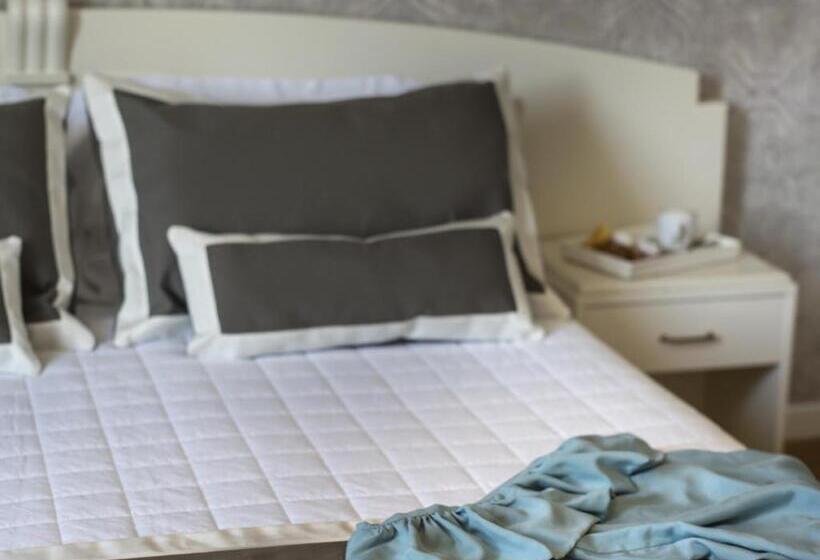 Camera Tripla Classica con Balcone, Novecento Suite