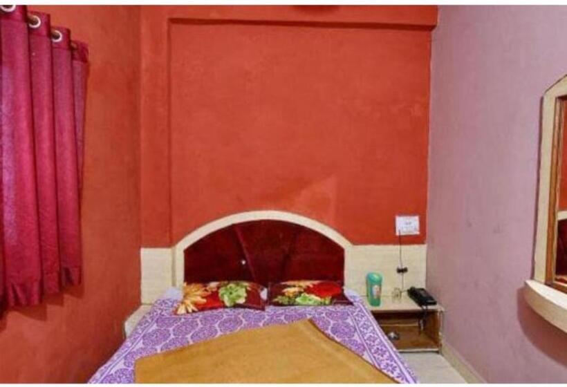 キングサイズベッドのデラックスルーム, Parikalp New