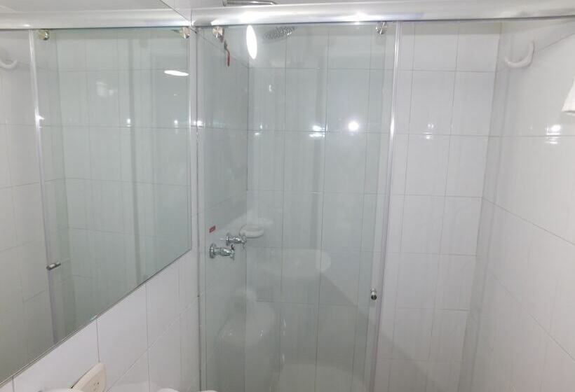 חדר סטנדרט לשלושה, Real Mx Bogota