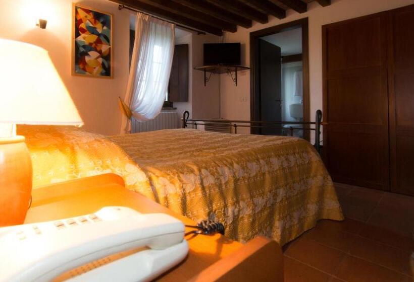 غرفة قياسية, Relais Fontevivo