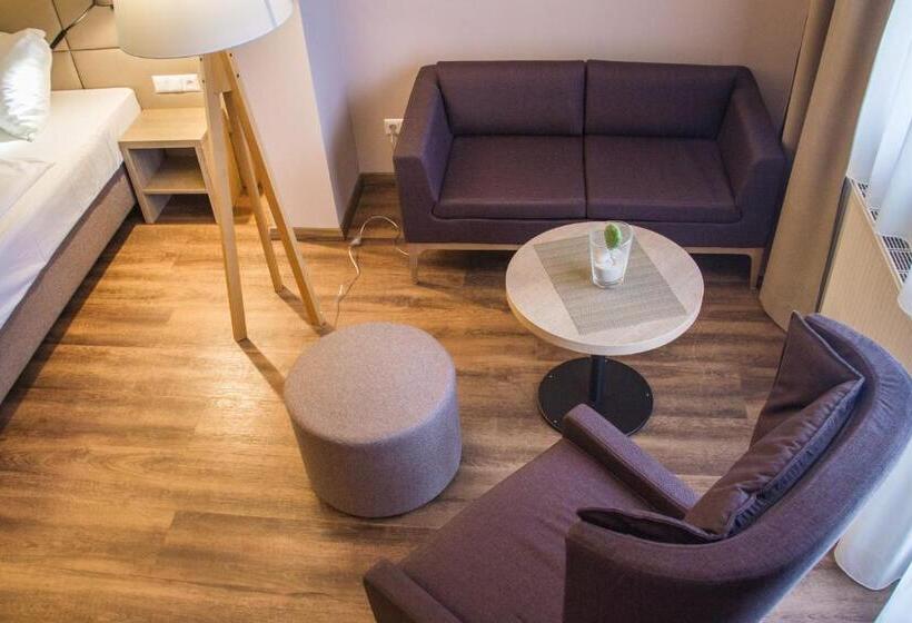 Номер Стандарт с Балконом, Simon   Das Vital