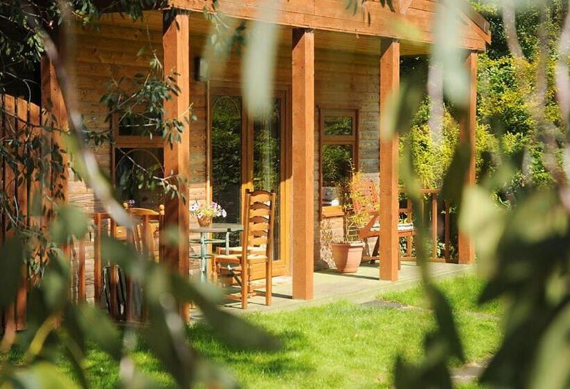 오두막, Tudor Lodge