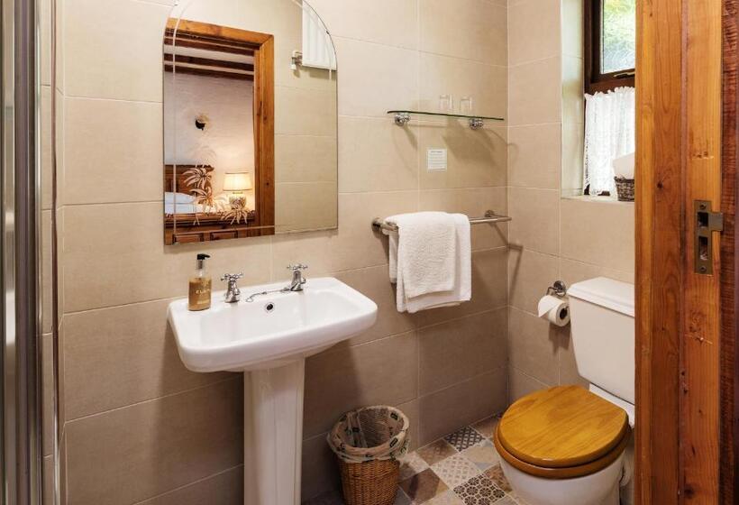 디럭스 룸, Tudor Lodge