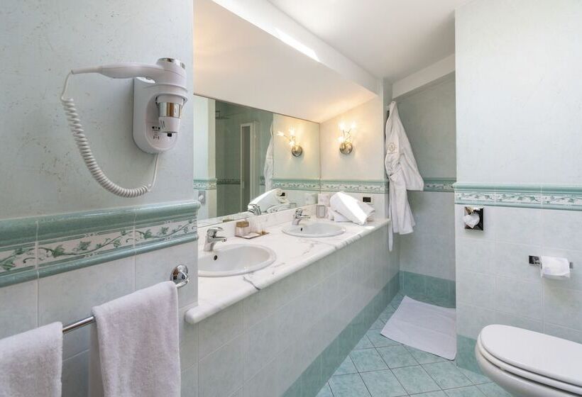 标准三人间, Villa Tiziana