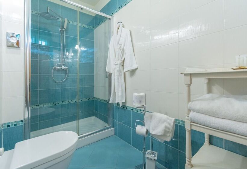 标准三人间, Villa Tiziana