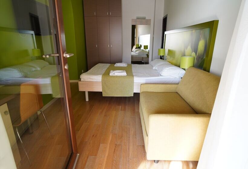 Comfort room with balcony, Vista