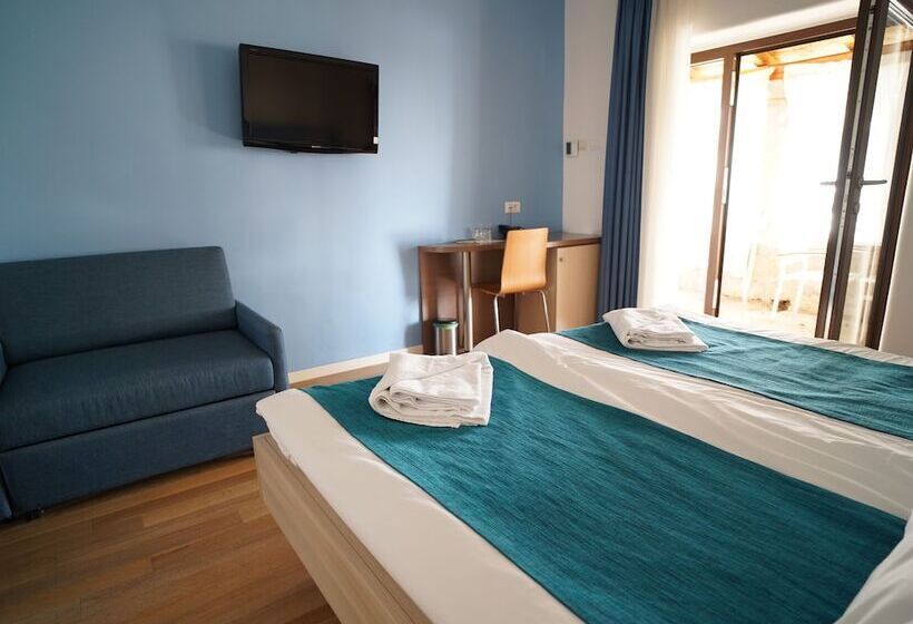 Comfort room with balcony, Vista