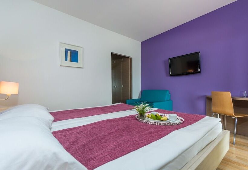 Comfort room with balcony, Vista