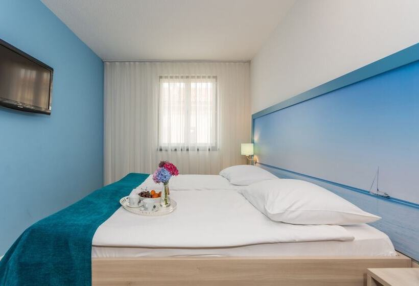 Comfort room with balcony, Vista