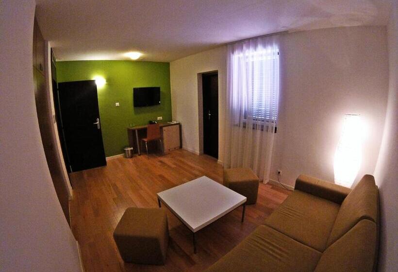 オーシャンビュースイート, Vista