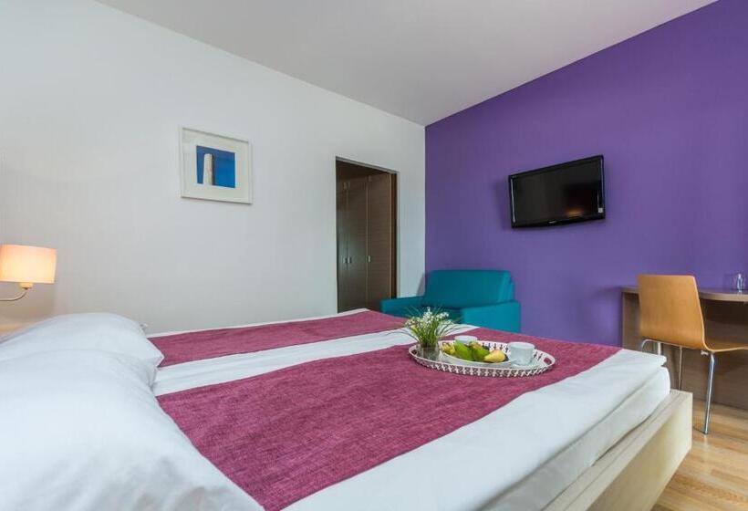 Comfort room with balcony, Vista