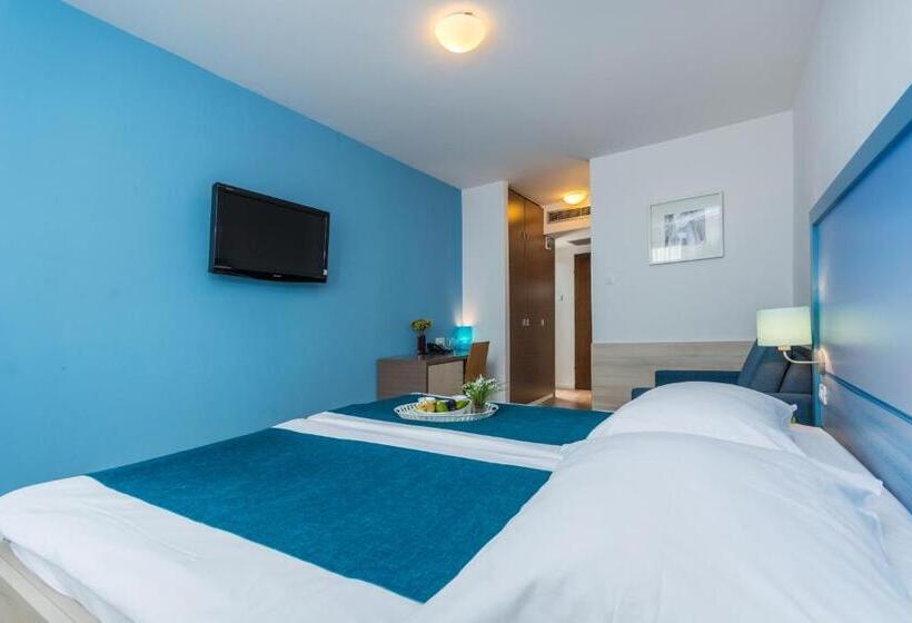 Comfort room with balcony, Vista