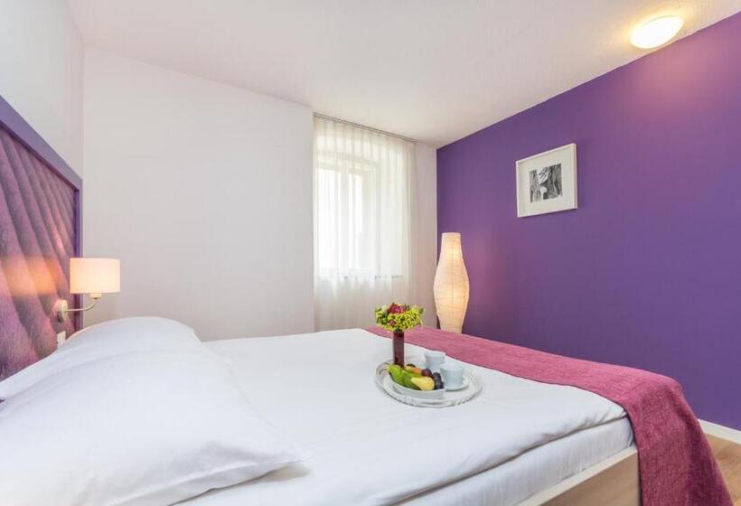 2 Bedrooms Suite Sea View, Vista