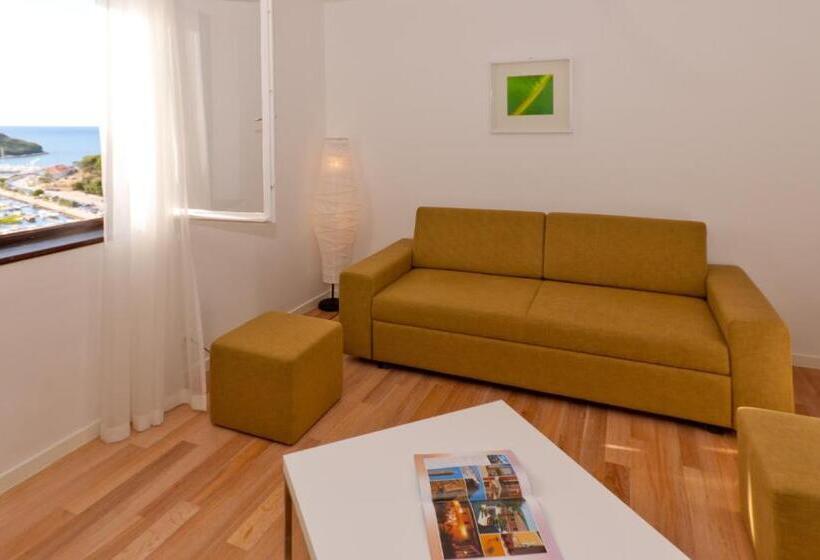 2 Bedrooms Suite Sea View, Vista