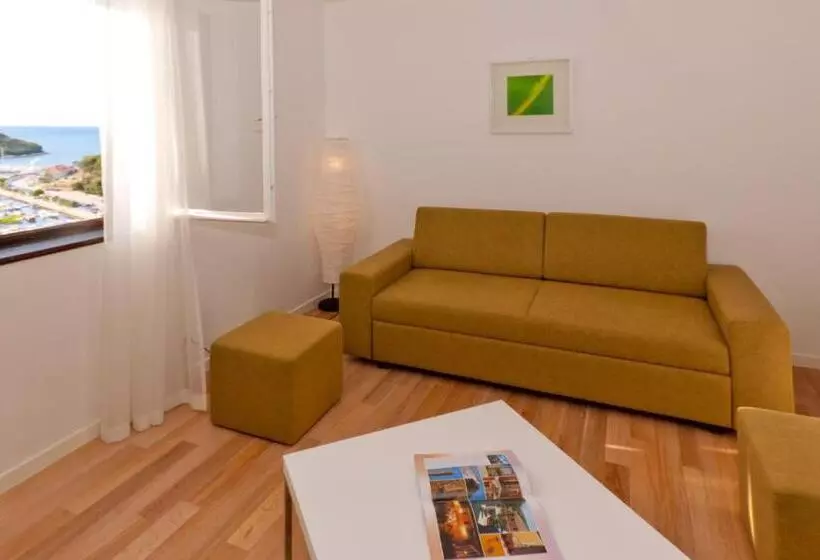 2 Bedrooms Suite Sea View, Vista