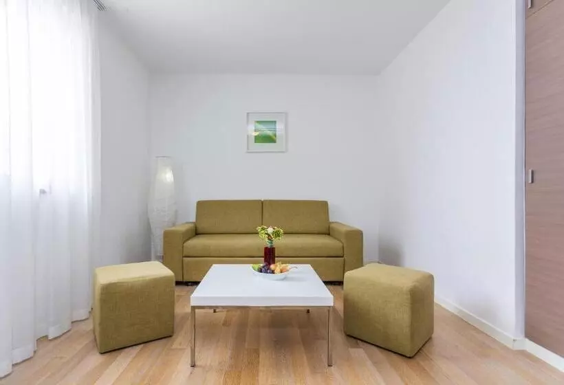 2 Bedrooms Suite Sea View, Vista