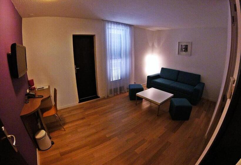 2 Bedrooms Suite Sea View, Vista
