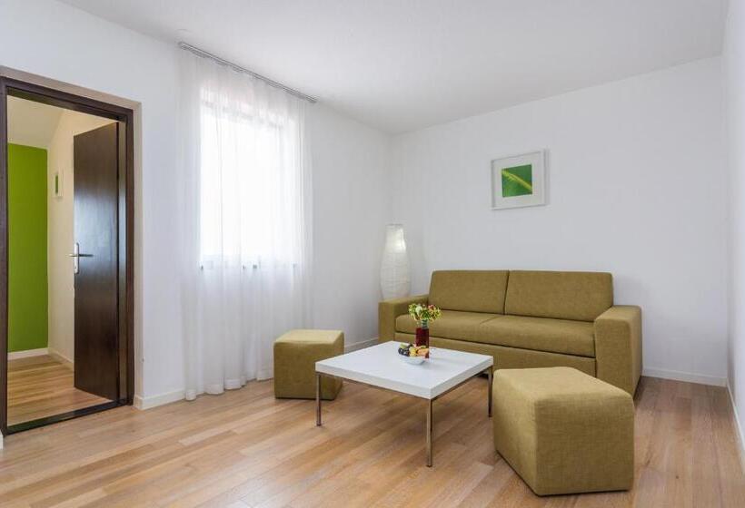 2 Bedrooms Suite Sea View, Vista