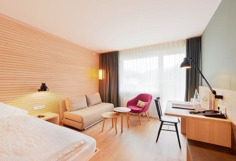 غرفة سوبيريور, Weisses Kreuz