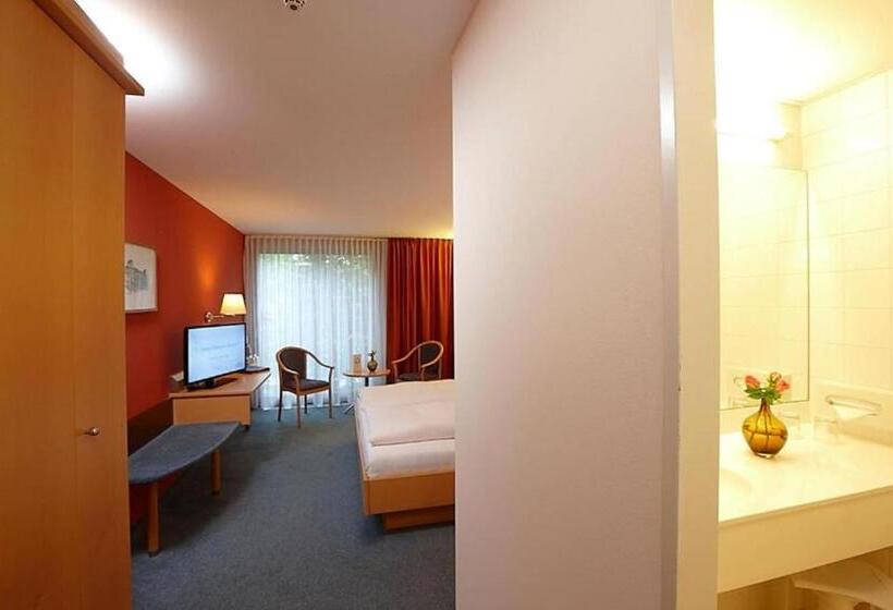 غرفة قياسية ثلاثية, Weisses Kreuz