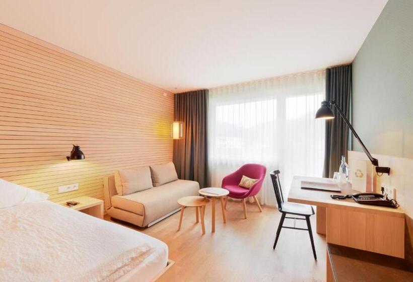 غرفة سوبيريور, Weisses Kreuz