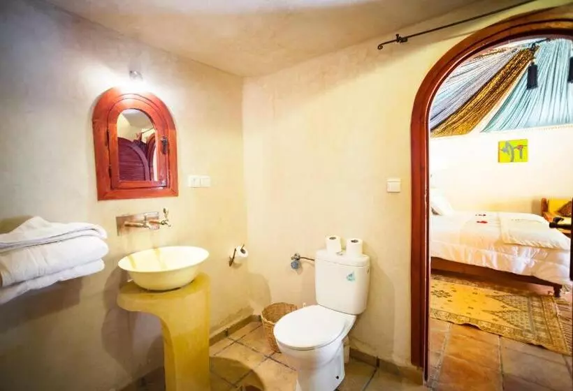چادر با خدمات رفاهی استاندارد, Riad Lamane