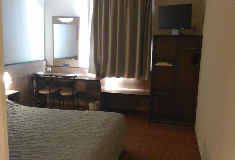 غرفة قياسية, Ace Hotel Brive