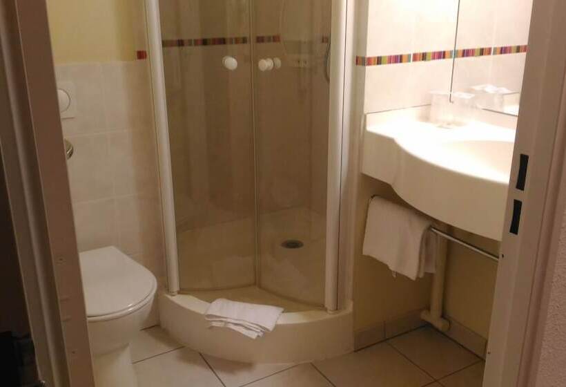 غرفة قياسية ثلاثية, Ace Hotel Brive