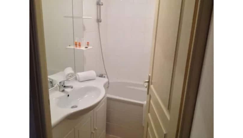 إستوديو قياسى, Adonis Valberg