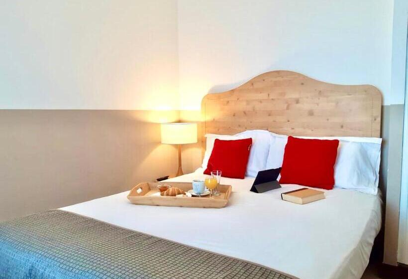 شقة غرفة واحدة, Adonis Valberg