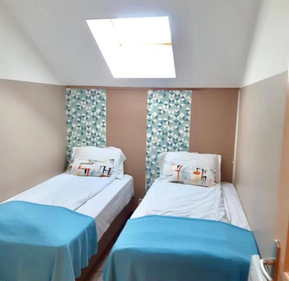 شقة غرفتين, Adonis Valberg