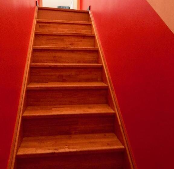 شقة غرفتين, Adonis Valberg